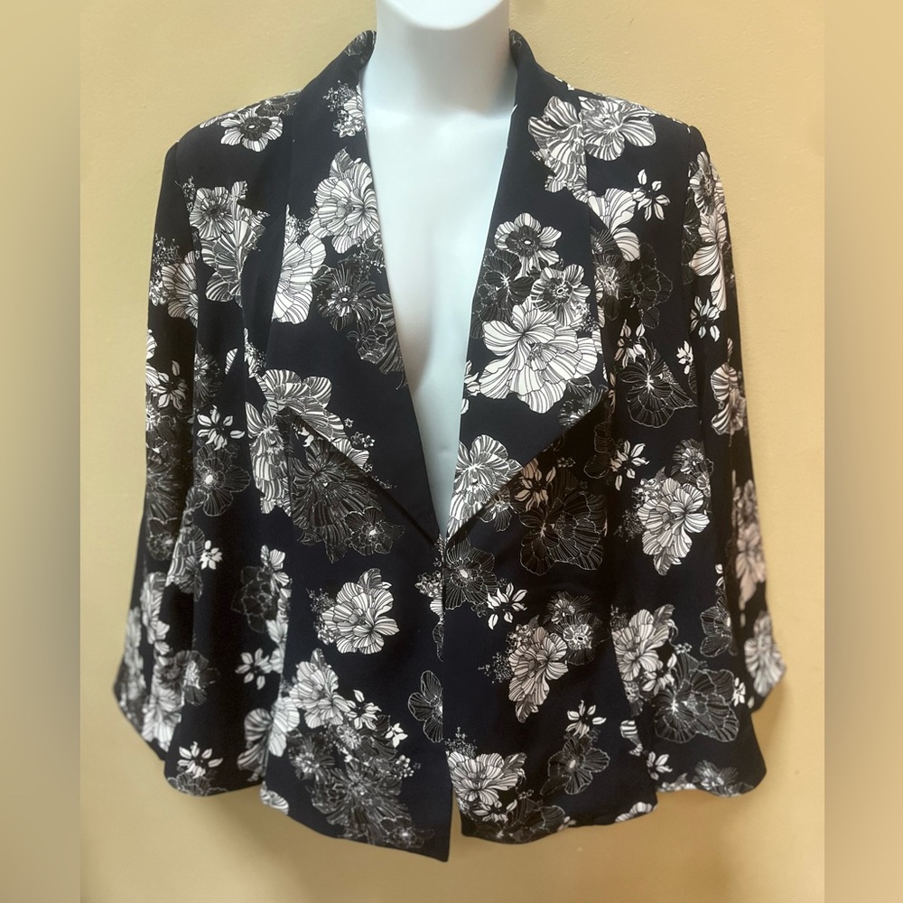 Jessica Lindon Floral Navy and White Women's Jacket Size 24 W